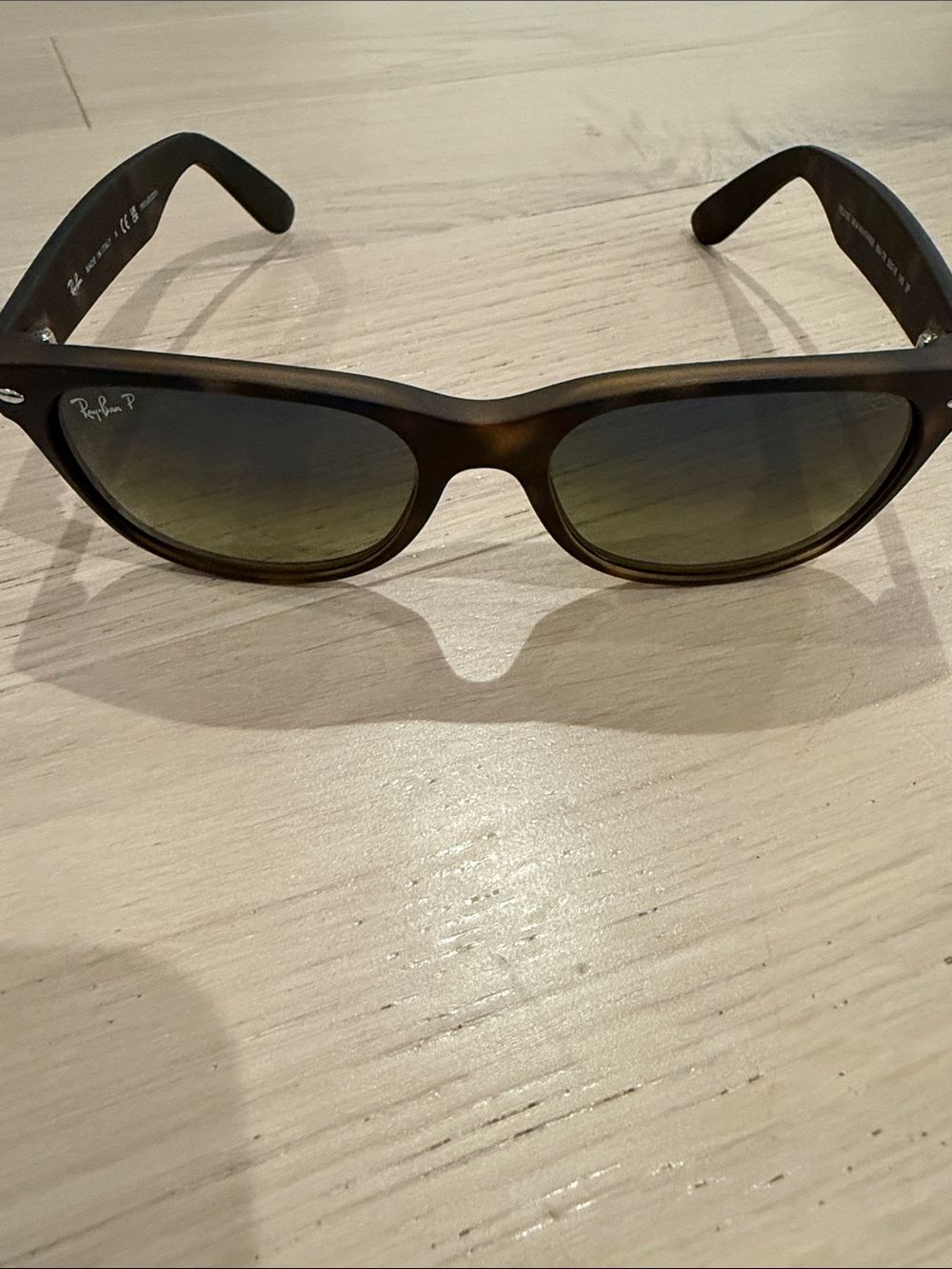 Ray-Ban New Wayfarer Polarized - Picture 2 of 5